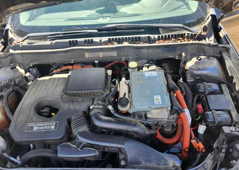 2013 Ford Fusion Energi Titanium from USA, damaged, VIN 3FA6P0SU4DR373883